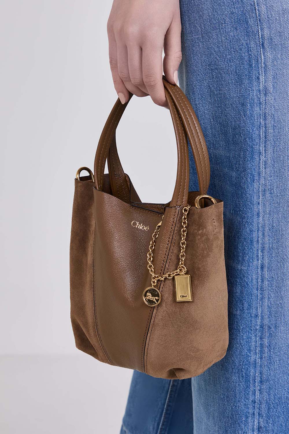 תמונת כל הלוק של תיק קרוסבודי ספין סמול